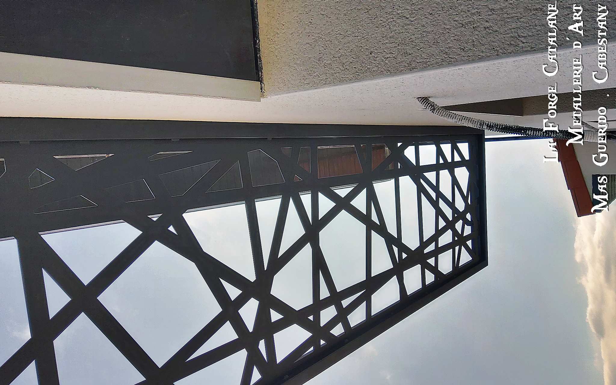 casquette decoupe laser moderne ossature tube rectangulaire  fer Forge Catalane Cabestany.jpg